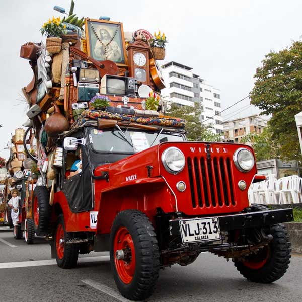 Goyipao, trasteo o mudanza en yipao rojo sobrecargado